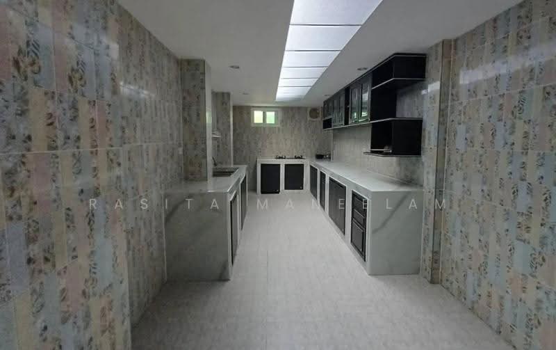 6-BR House, Bangkok, Bang Chak, Phra Khanong, Bangkok, 6 Bedrooms, 250 sqm, Single Detached House For Rent, by Rasita Maneelam, 500579256 - DDproperty.com