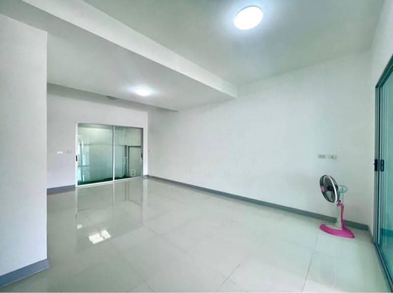 3-BR Townhouse, Bangkok, Bang Bon, Bang Bon, Bangkok, 3 Bedrooms, 131 sqm, Townhouse For Sale, by Thachaya Buanong, 500579305 - DDproperty.com