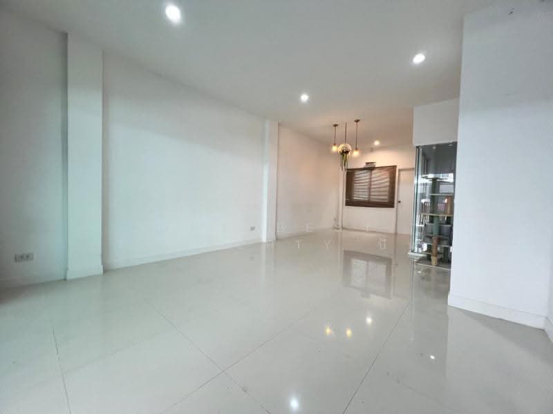 วีวัลเลย์ บ้านสวนซอย11-หนองข้างคอก, Chon Buri (Pattaya), Nong Ri, Muang Chon Buri, Chon Buri (Pattaya), 4 Bedrooms, 100 sqm, Townhouse For Sale, by The Best Property ปิ่น, 500579318 - DDproperty.com