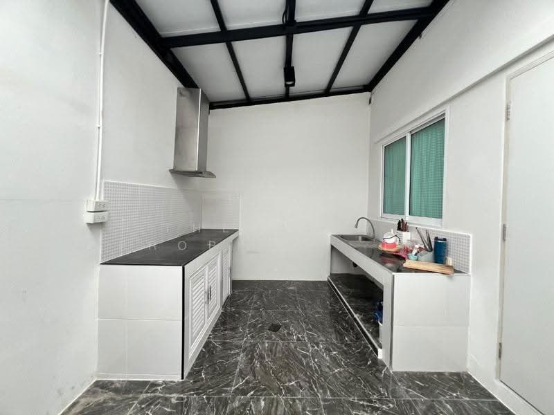 วีวัลเลย์ บ้านสวนซอย11-หนองข้างคอก, Chon Buri (Pattaya), Nong Ri, Muang Chon Buri, Chon Buri (Pattaya), 4 Bedrooms, 100 sqm, Townhouse For Sale, by The Best Property ปิ่น, 500579318 - DDproperty.com