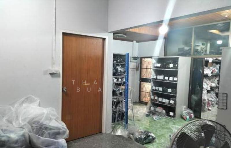 2-BR House, Bangkok, Si Khan, Don Mueang, Bangkok, 2 Bedrooms, 200 sqm, Single Detached House For Sale, by Thachaya Buanong, 500579319 - DDproperty.com