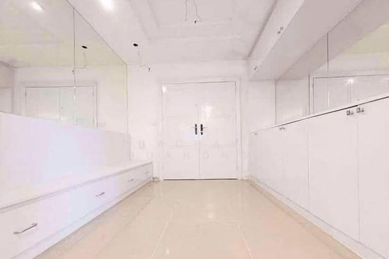 President Park Sukhumvit 24, bangkok, 99 Sukhumvit 24 Alley, Khlongtoei Nua, Watthana, Bangkok, 3 Bedrooms, 220 sqm, Condo For Sale, by Thachaya Buanong, 500579375 - DDproperty.com