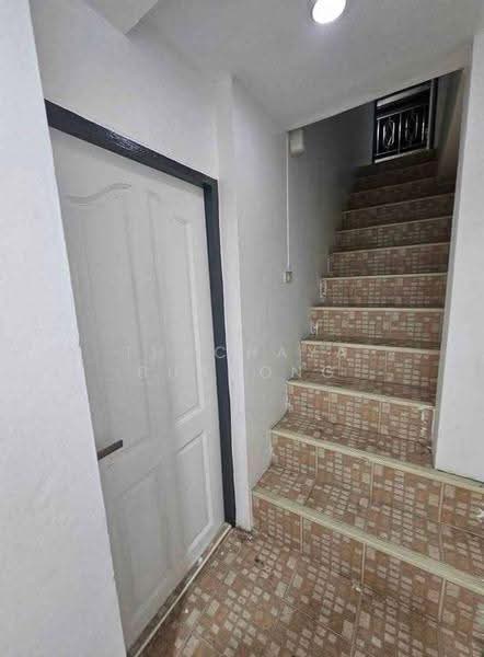 6-BR Townhouse, Bangkok, Nong Bon, Prawet, Bangkok, 6 Bedrooms, 600 sqm, Townhouse For Sale, by Thachaya Buanong, 500579381 - DDproperty.com