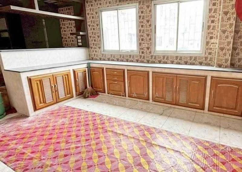 6-BR Townhouse, Bangkok, Nong Bon, Prawet, Bangkok, 6 Bedrooms, 600 sqm, Townhouse For Sale, by Thachaya Buanong, 500579381 - DDproperty.com