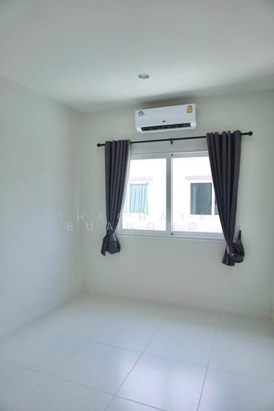 ทาวน์เฮ้าส์ 4-ห้องนอน, กรุงเทพ, หลักสอง, บางแค, กรุงเทพ, 325 ตร.ม., ทาวน์เฮ้าส์ ขาย, โดย Thachaya Buanong, 500579412 - DDproperty.com