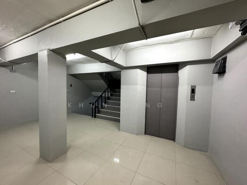 6-Story Building + Rooftop | 18 Bedrooms | Huai Khwang Soi Pracha Uthit 18 & 20(SPSMG241), Bangkok, ซอยประชาอุทิศ 18 & 20, Huai Khwang, Bangkok, , 2,000 sqm, Shophouse For Sale, by Khun Ming, 500579416 - DDproperty.com