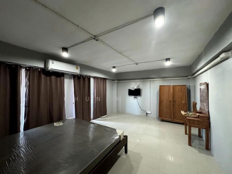 6-Story Building + Rooftop | 18 Bedrooms | Huai Khwang Soi Pracha Uthit 18 & 20(SPSMG241), Bangkok, ซอยประชาอุทิศ 18 & 20, Huai Khwang, Bangkok, , 2,000 sqm, Shophouse For Sale, by Khun Ming, 500579416 - DDproperty.com