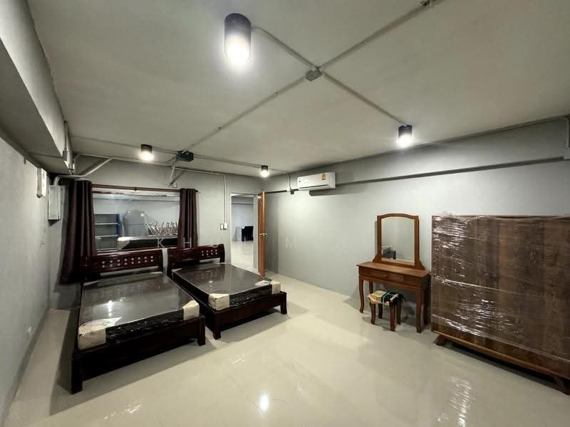 6-Story Building + Rooftop | 18 Bedrooms | Huai Khwang Soi Pracha Uthit 18 & 20(SPSMG241), Bangkok, ซอยประชาอุทิศ 18 & 20, Huai Khwang, Bangkok, , 2,000 sqm, Shophouse For Sale, by Khun Ming, 500579416 - DDproperty.com