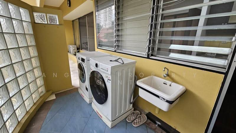 Charktip Court, Bangkok, 62 Soi Sukhumvit 51, Khlongtoei Nua, Watthana, Bangkok, 3 Bedrooms, 200 sqm, Condo For Rent, by BANGKOK PROPERTY AGENTS, 500579551 - DDproperty.com
