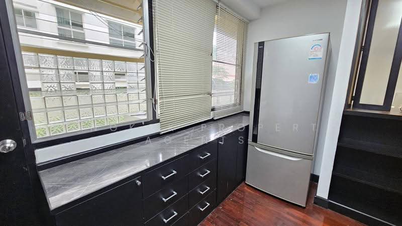 Charktip Court, Bangkok, 62 Soi Sukhumvit 51, Khlongtoei Nua, Watthana, Bangkok, 3 Bedrooms, 200 sqm, Condo For Rent, by BANGKOK PROPERTY AGENTS, 500579551 - DDproperty.com