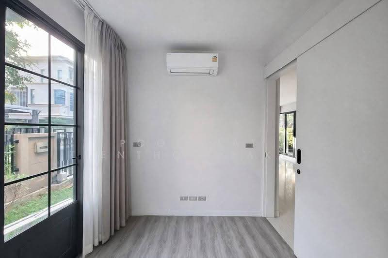 The Sonne Srinakarin-Bangna, Bangkok, Soi Chumchon Mahat Thai 3, Bangna-Trad Road, Dok Mai, Prawet, Bangkok, 4 Bedrooms, 245 sqm, Semi-Detached House (Twin House) For Sale, by Poomphat Tienthongsakul, 500579725 - DDproperty.com