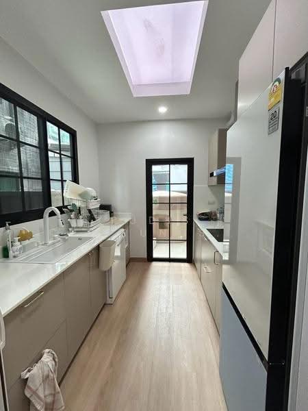ทาวน์โฮม 3 ชั้นให้เช่า - บ้านกลางเมือง คลาสเซ่ รัชโยธิน, กรุงเทพ, สามเสนใน, พญาไท, กรุงเทพ, 250 ตร.ม., ทาวน์เฮ้าส์ ให้เช่า, โดย Pudis Chitrungsakorn, 500579735 - DDproperty.com