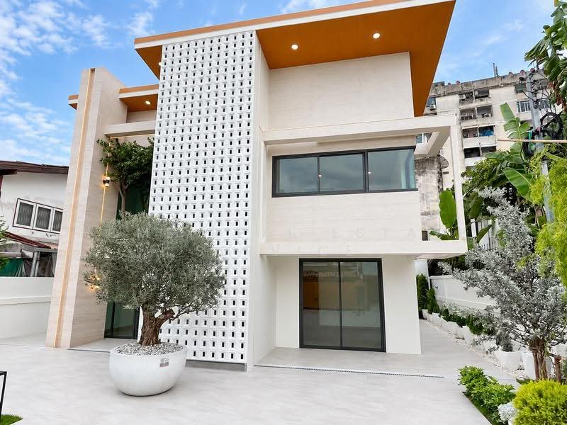 บ้านเดี่ยวรีโนเวท ซอยโชคชัย 4 36, bangkok, Lat Phrao, Bangkok, 4 Bedrooms, 320 sqm, Single Detached House For Sale, by HOME Real Estate Service, 500579788 - DDproperty.com