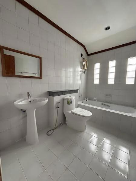 For Rent: Detached House in Sukhumvit 64 | 5 Bedrooms | Near BTS Punnawithi (SPSMG243), bangkok, สุขุมวิท64, Bang Chak, Phra Khanong, Bangkok, 5 Bedrooms, 240 sqm, Single Detached House For Rent, by Khun Ming, 500579791 - DDproperty.com