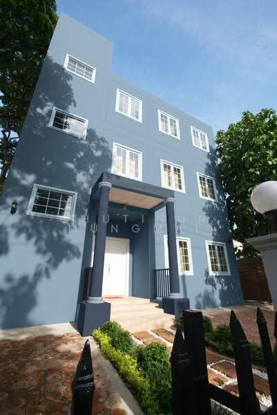 American-Style Detached House for Sale in Sukhumvit Area with Tenant, bangkok, สุขุมวิท 24, Khong Tan, Khlong Toei, Bangkok, 4 Bedrooms, 400 sqm, Single Detached House For Sale, by Chutinun Mungmai, 500579802 - DDproperty.com