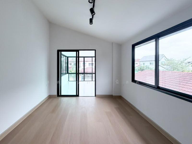 Chonlada Bangbuathong, Nonthaburi, Bang Kruai - Sai Noi Road, Bang Bua Thong, Nonthaburi, 4 Bedrooms, 250 sqm, Single Detached House For Sale, by ภัสสร์ปภา นิลคช, 500579814 - DDproperty.com