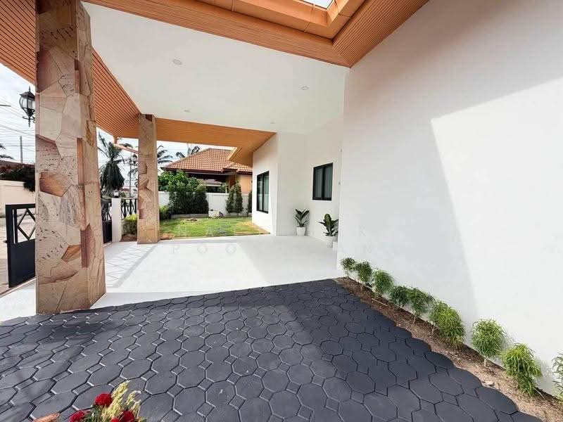 4-BR House, Chon Buri (Pattaya), Nong Pru, Bang Lamung (Pattaya), Chon Buri (Pattaya), 4 Bedrooms, 300 sqm, Single Detached House For Sale, by Nattasak Poosuwan, 500579825 - DDproperty.com