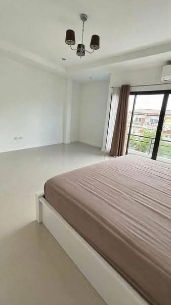 บ้าน 4-ห้องนอน, กรุงเทพ, วังทองหลาง, กรุงเทพ, 400 ตร.ม., บ้านเดี่ยว ขาย, โดย Kanyapuk Tinanop, 500579826 - DDproperty.com