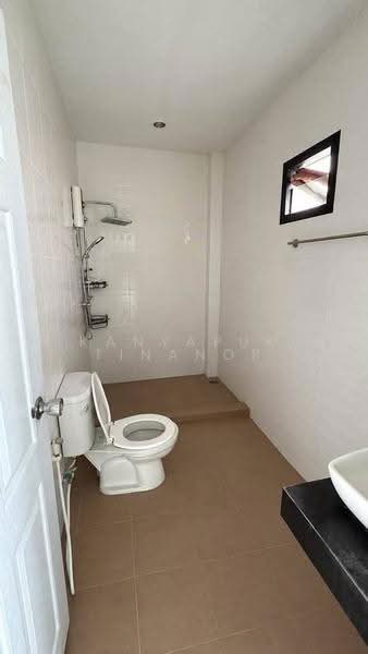 4-BR House, Bangkok, Wang Thonglang, Bangkok, 4 Bedrooms, 400 sqm, Single Detached House For Sale, by Kanyapuk Tinanop, 500579826 - DDproperty.com