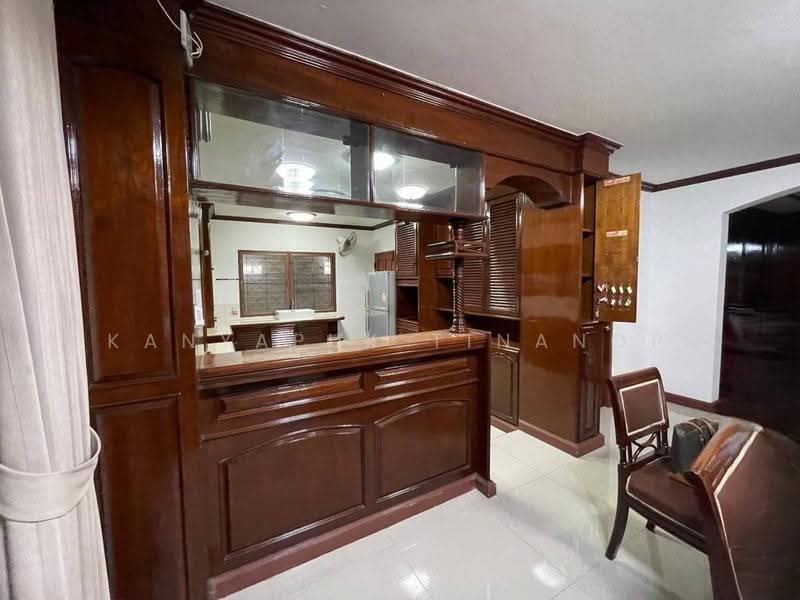 5-BR House, Bangkok, Din Daeng, Bangkok, 5 Bedrooms, 495 sqm, Single Detached House For Rent, by Kanyapuk Tinanop, 500579908 - DDproperty.com