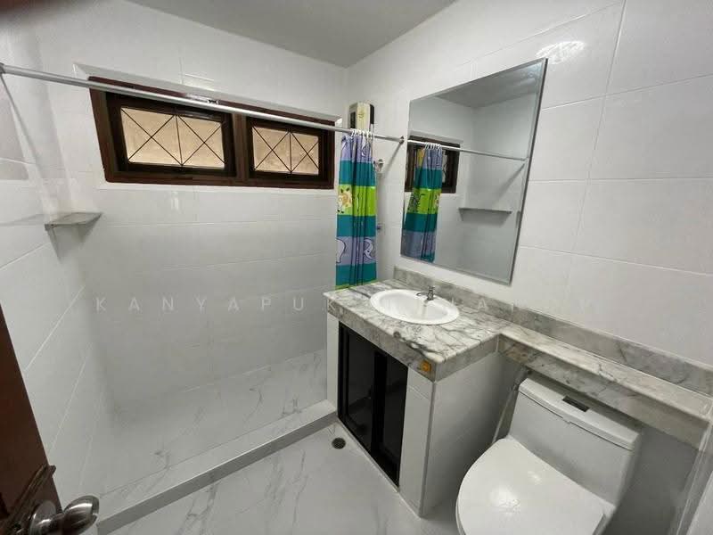 5-BR House, Bangkok, Din Daeng, Bangkok, 5 Bedrooms, 495 sqm, Single Detached House For Rent, by Kanyapuk Tinanop, 500579908 - DDproperty.com