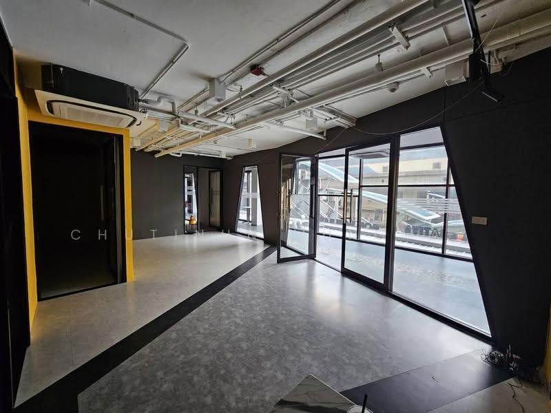 For Rent: 2nd Floor in BTS Chong Nonsi Walking Distance, กรุงเทพ, BTS ช่องนนทรี, สีลม, บางรัก, กรุงเทพ, 110 ตร.ม., พื้นที่ขายของ ให้เช่า, โดย Chutinun Mungmai, 500579952 - DDproperty.com