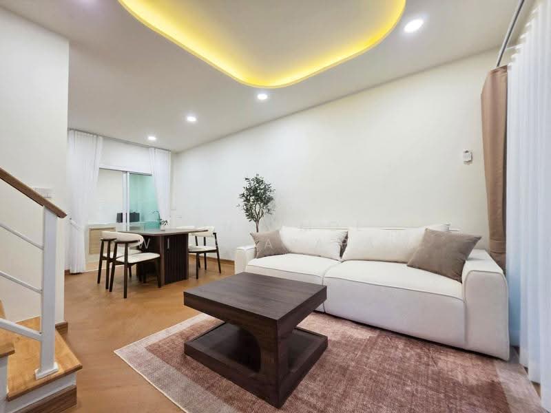 Villette Lite Pattanakarn, Bangkok, Soi Phatthanakan 38, Phatthanakan Road, Suan Luang, Bangkok, 3 Bedrooms, 110 sqm, Townhouse For Rent, by Ponwimol Wipanarapai, 500580077 - DDproperty.com