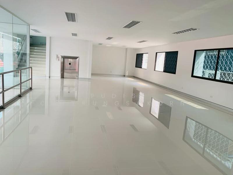 อาคารพาณิชย์ 5 ชั้นให้เช่า เจริญกรุง – BTS สะพานตากสิน – สาทร, กรุงเทพ, บางรัก, กรุงเทพ, 824 ตร.ม., ตึกแถว-อาคารพาณิชย์ ให้เช่า, โดย Pudis Chitrungsakorn, 500580142 - DDproperty.com