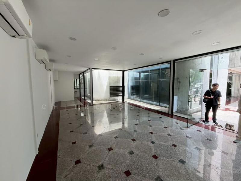 Commercial Space for Rent in Front of an Office Building – Silom, Soi Pipat, bangkok, Silom, Bang Rak, Bangkok, , 60 sqm, Retail Space For Rent, by Pudis Chitrungsakorn, 500580195 - DDproperty.com