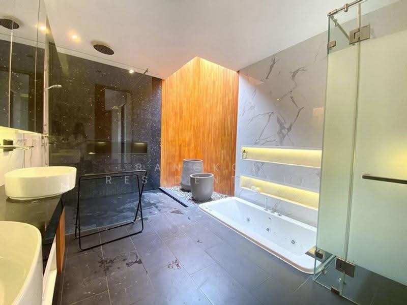 Detached House, Bangkok, Sukhumvit 71, Phra Kanong Nua, Watthana, Bangkok, 5 Bedrooms, 400 sqm, Single Detached House For Rent, by Bangkok Residential, 500580202 - DDproperty.com