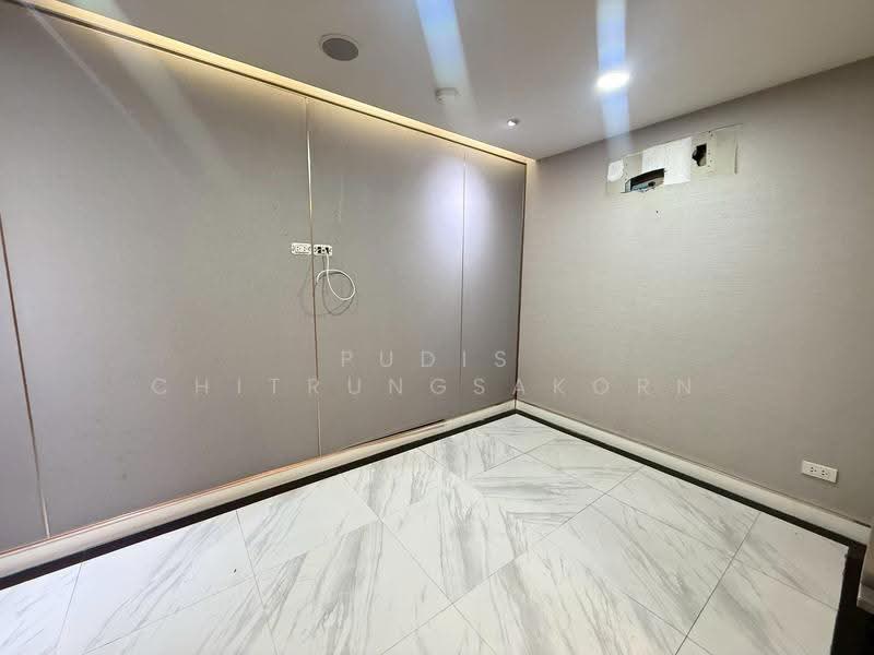 Standalone Commercial Building for Rent – Sathorn, Silom | Prime CBD Location, Bangkok, Silom, Bang Rak, Bangkok, , 1,329 sqm, Office Space For Rent, by Pudis Chitrungsakorn, 500580219 - DDproperty.com