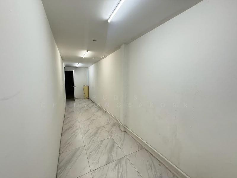 Standalone Commercial Building for Rent – Sathorn, Silom | Prime CBD Location, Bangkok, Silom, Bang Rak, Bangkok, , 1,329 sqm, Office Space For Rent, by Pudis Chitrungsakorn, 500580219 - DDproperty.com