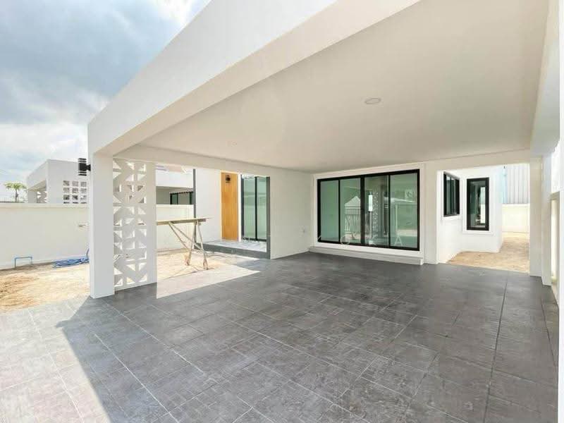 3-BR House, Chon Buri (Pattaya), Bueng, Si Racha, Chon Buri (Pattaya), 3 Bedrooms, 150 sqm, Single Detached House For Sale, by Vikrant Kokar, 500580272 - DDproperty.com
