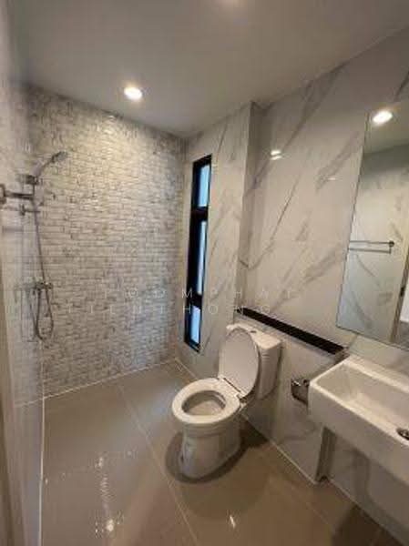 3-BR Semi-detached House, Bangkok, Dok Mai, Prawet, Bangkok, 3 Bedrooms, 245 sqm, Semi-Detached House (Twin House) For Sale, by Poomphat Tienthongsakul, 500580305 - DDproperty.com