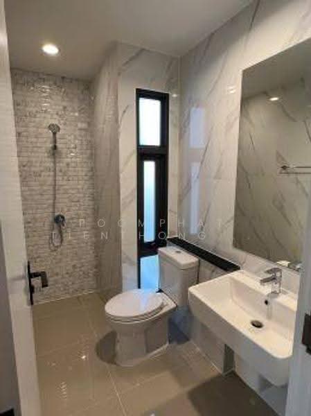 3-BR Semi-detached House, Bangkok, Dok Mai, Prawet, Bangkok, 3 Bedrooms, 245 sqm, Semi-Detached House (Twin House) For Sale, by Poomphat Tienthongsakul, 500580305 - DDproperty.com