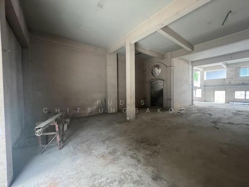 อาคาร 2 คูหา 5 ชั้นให้เช่า สีลม – ศาลาแดง, กรุงเทพ, สีลม, บางรัก, กรุงเทพ, 750 ตร.ม., ตึกแถว-อาคารพาณิชย์ ให้เช่า, โดย Pudis Chitrungsakorn, 500580315 - DDproperty.com