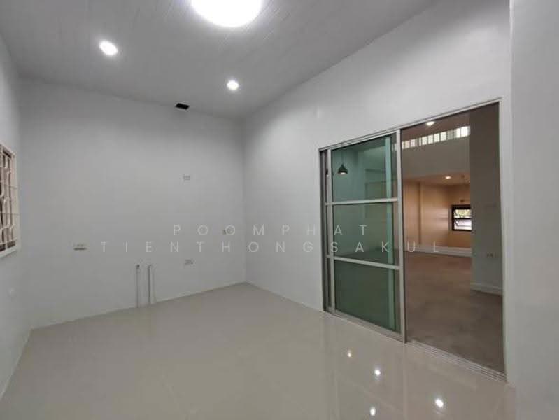 Baan Klang Muang Ratchada-Ladprao : บ้านกลางเมือง แยกรัชดา-ลาดพร้าว, กรุงเทพ, ซอย บ้านกลางเมืองแยก รัชดา-ลาดพร้าว 2, จันทรเกษม, จตุจักร, กรุงเทพ, 150 ตร.ม., ทาวน์เฮ้าส์ ขาย, โดย Poomphat Tienthongsakul, 500580348 - DDproperty.com
