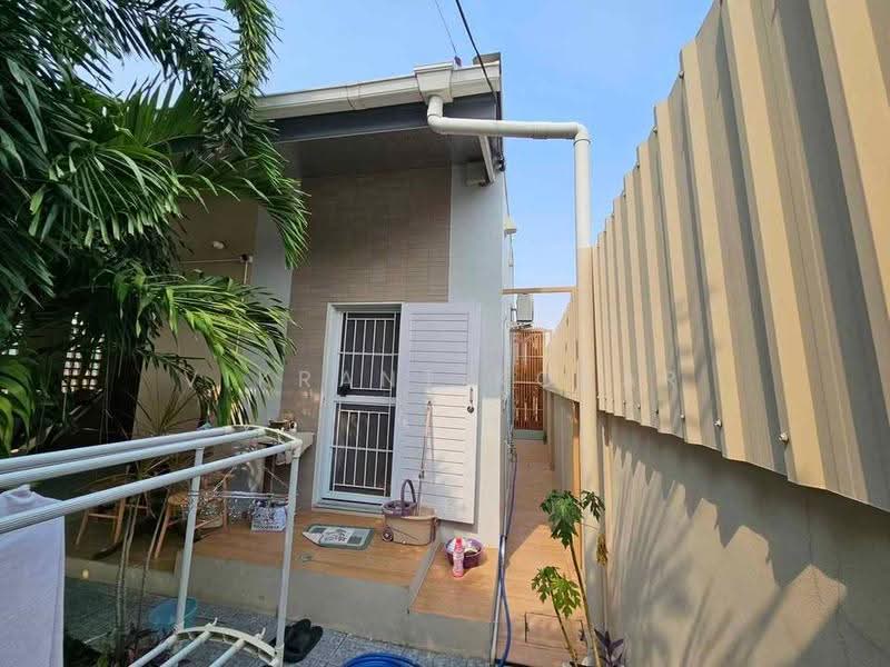 3-BR House, Chon Buri (Pattaya), Bang Lamung, Bang Lamung (Pattaya), Chon Buri (Pattaya), 3 Bedrooms, 204 sqm, Single Detached House For Sale, by Vikrant Kokar, 500580400 - DDproperty.com