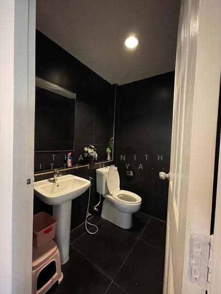 Grand De Ville Srinakarin, Bangkok, Soi Srinakarin 42, Nong Bon, Prawet, Bangkok, 5 Bedrooms, 244 sqm, Townhouse For Rent, by Thananith Ittitulyapong, 500580433 - DDproperty.com