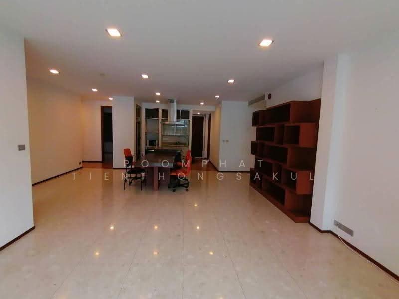 Ficus Lane, Bangkok, Soi Sukhumvit 44/1, Phra Kanong, Khlong Toei, Bangkok, 3 Bedrooms, 210 sqm, Condo For Sale, by Poomphat Tienthongsakul, 500580576 - DDproperty.com