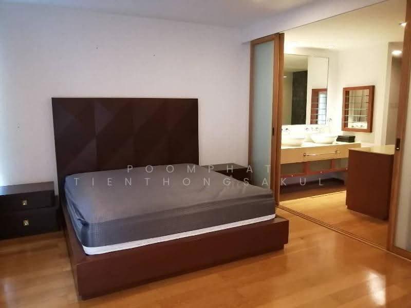 Ficus Lane, Bangkok, Soi Sukhumvit 44/1, Phra Kanong, Khlong Toei, Bangkok, 3 Bedrooms, 210 sqm, Condo For Sale, by Poomphat Tienthongsakul, 500580576 - DDproperty.com