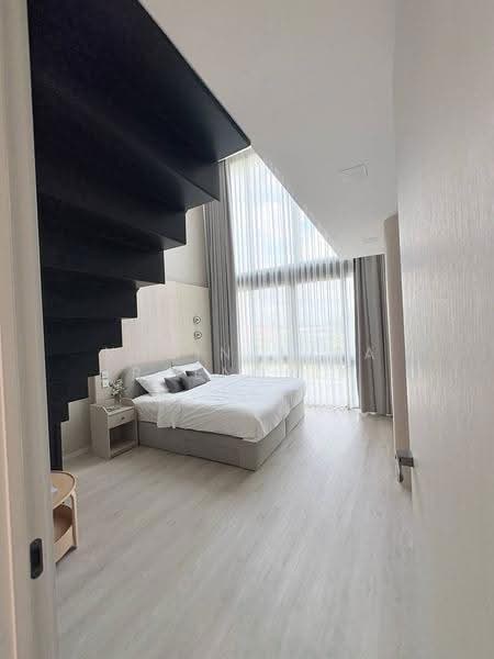 VIVE Krungthep Kreetha, Bangkok, Krungthep Kreetha Road, Saphan Sung, Bangkok, 4 Bedrooms, 421 sqm, Single Detached House For Rent, by Narinthira Roengrit, 500580649 - DDproperty.com