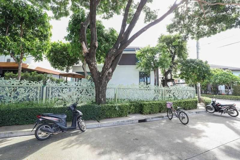 Mantana Kalapapruk-Wongwaen, Bangkok, 379 Kanchanaphisek Road, Lak Song, Bang Khae, Bangkok, 4 Bedrooms, 325 sqm, Single Detached House For Sale, by Narinthira Roengrit, 500580672 - DDproperty.com