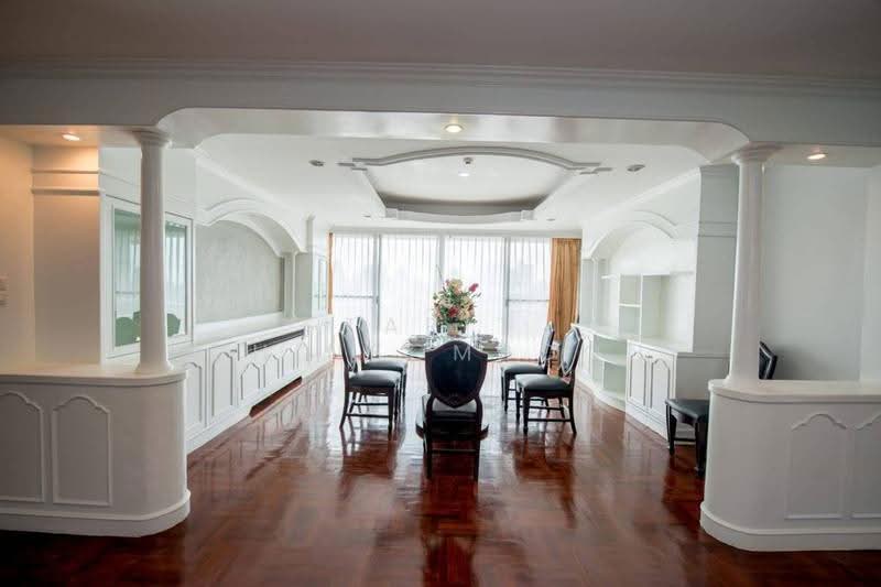 Oriental Towers, Bangkok, 25 Soi Ekkamai 12, Ekkamai Road, Khlong Tan Nua, Watthana, Bangkok, 3 Bedrooms, 350 sqm, Condo For Rent, by Tarit Chinsomboon, 500580754 - DDproperty.com