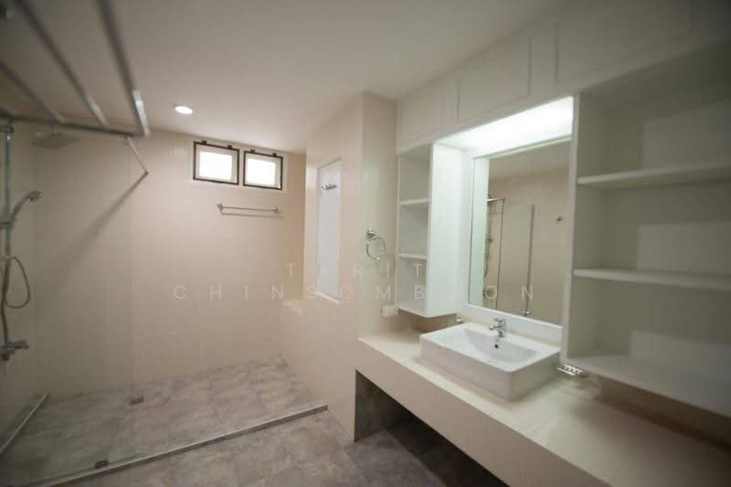 Oriental Towers, Bangkok, 25 Soi Ekkamai 12, Ekkamai Road, Khlong Tan Nua, Watthana, Bangkok, 3 Bedrooms, 350 sqm, Condo For Sale, by Tarit Chinsomboon, 500580756 - DDproperty.com