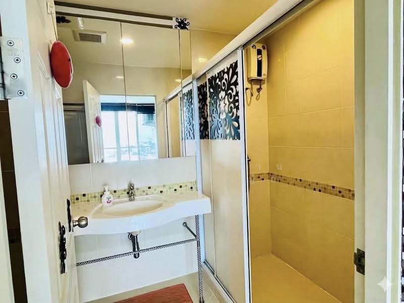 Life @ Ratchada, Bangkok, 36 Soi Lat Phrao 36, Chan Kasem, Chatuchak, Bangkok, 2 Bedrooms, 62 sqm, Condo For Sale, by ฝากขายบ้าน ฝากขายบ้านมือสอง ฝากขายอสัง Realty HuB, 500580848 - DDproperty.com