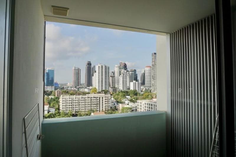 Modern Town, Bangkok, Ekamai Road, Khlong Tan Nua, Watthana, Bangkok, 1 Bedroom, 78 sqm, Condo For Rent, by Rosesirin Expert, 500580880 - DDproperty.com