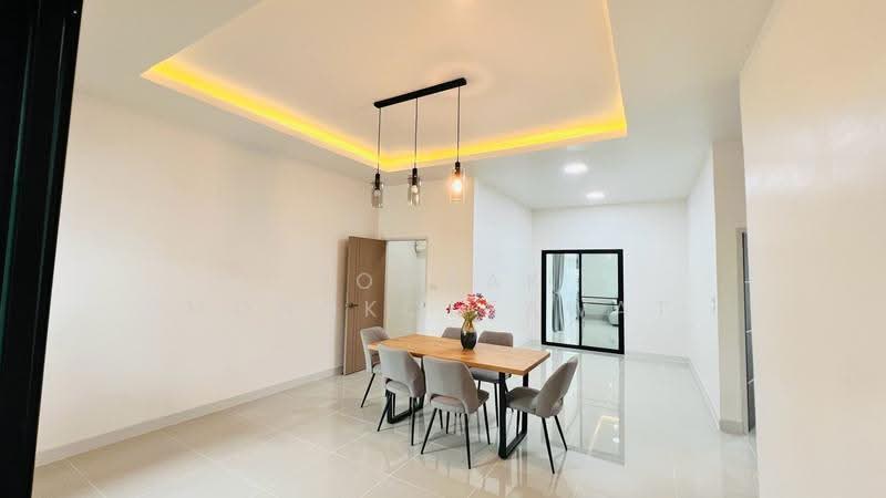 หมู่บ้านทหารกองหนุน, Bangkok, พระยาสุเรนท์, Bang Chun, Khlong Sam Wa, Bangkok, 3 Bedrooms, 140 sqm, Single Detached House For Sale, by Somsak Mongkolsawat, 500580888 - DDproperty.com