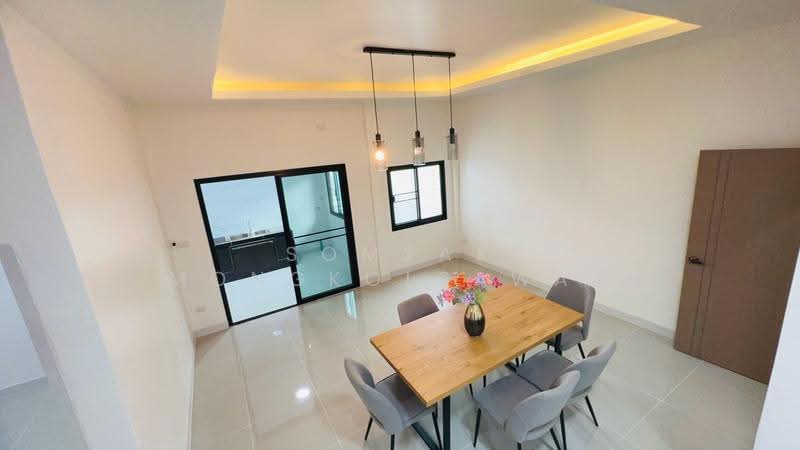 หมู่บ้านทหารกองหนุน, Bangkok, พระยาสุเรนท์, Bang Chun, Khlong Sam Wa, Bangkok, 3 Bedrooms, 140 sqm, Single Detached House For Sale, by Somsak Mongkolsawat, 500580888 - DDproperty.com