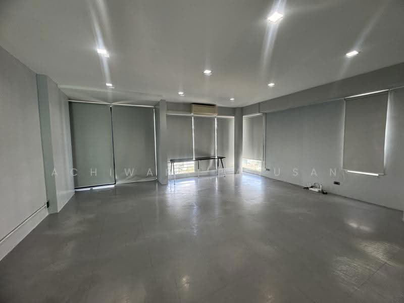 B-Square Rama 9 - Mengjai, Bangkok, Soi Sahakanpramoon, Wang Thonglang, Bangkok, 5 Bedrooms, 350 sqm, Townhouse For Rent, by Achiwara Panusan, 500580923 - DDproperty.com